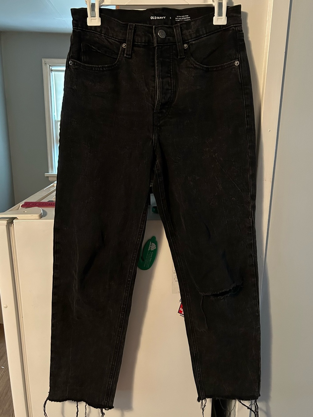 Old Navy Black Distressed Extra High Rise Sky-Hi Straight Jeans Size 2